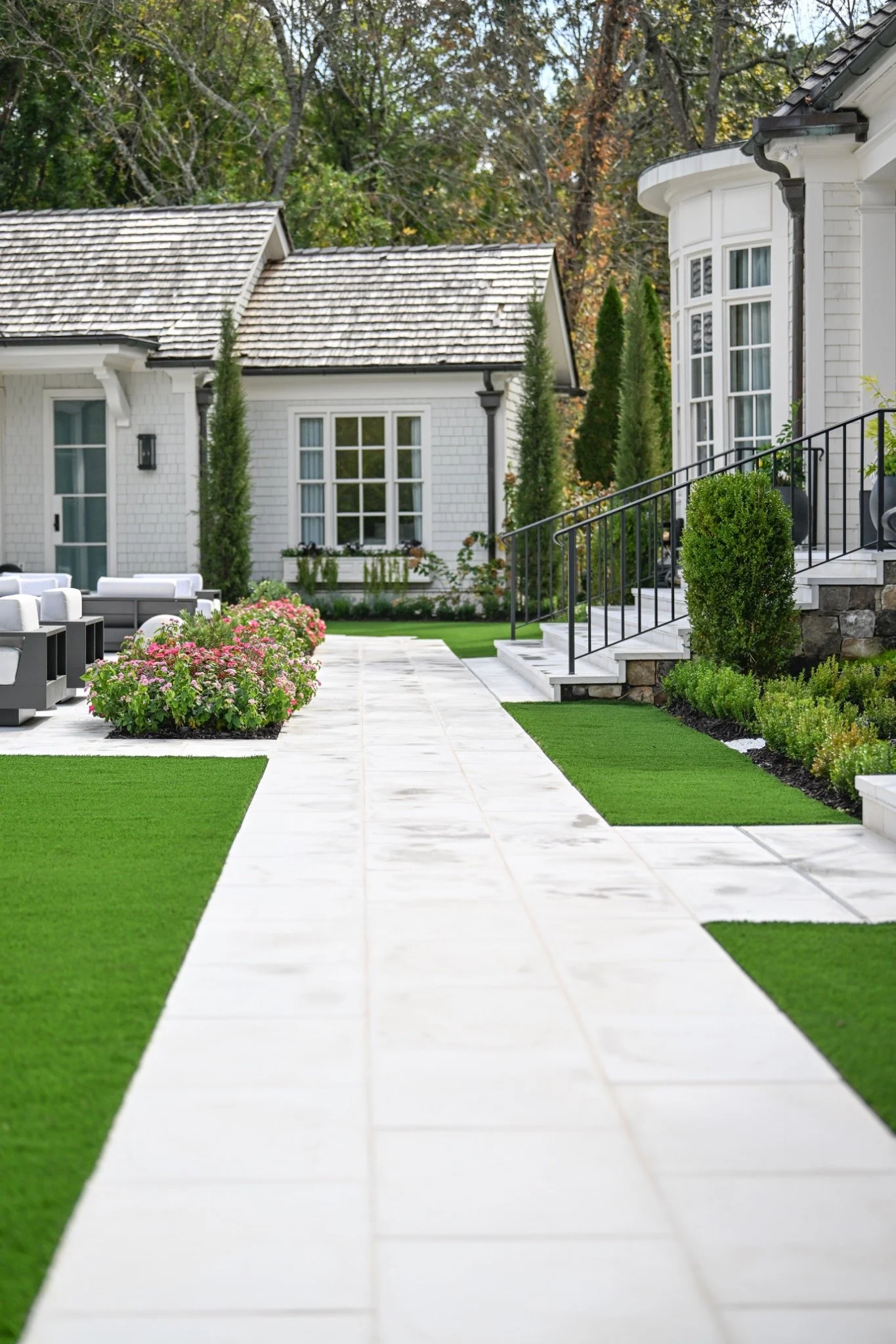 FireRock Oyster Concrete Pavers on a Pool Deck