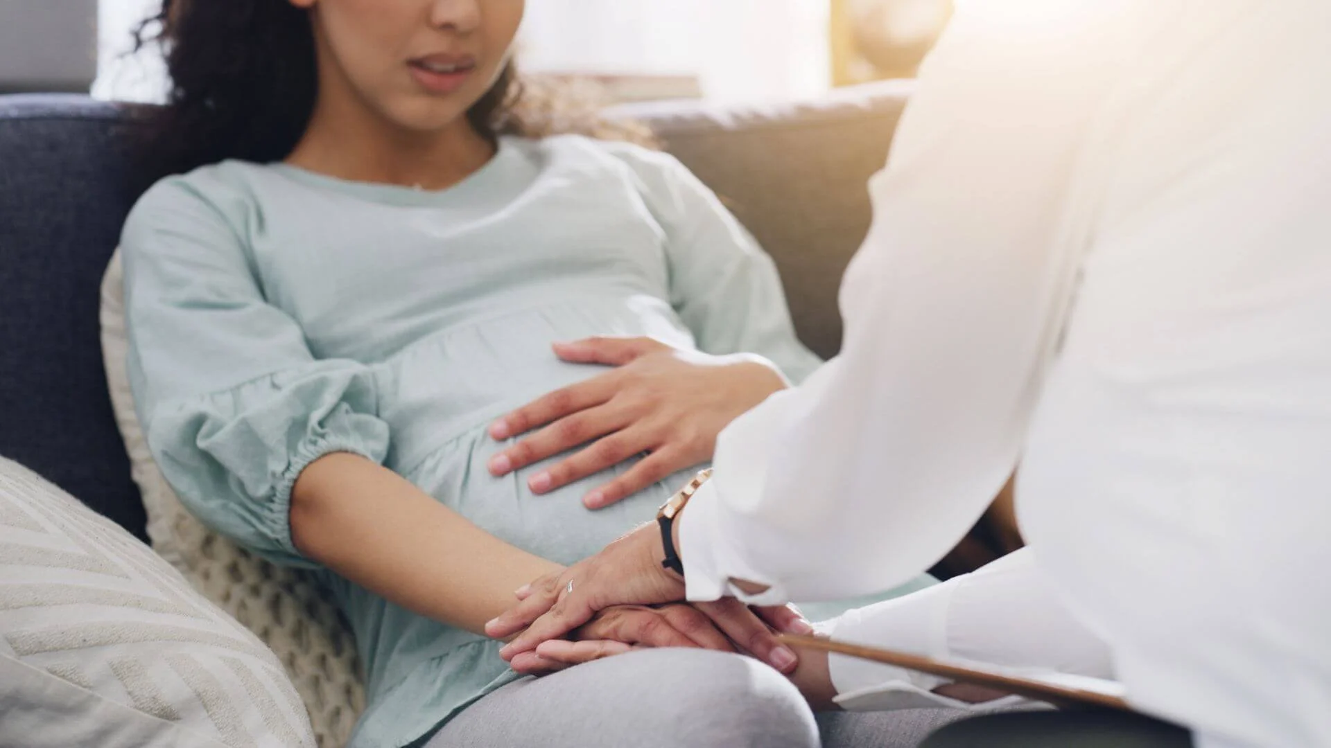 pregnant mom getting help for her mental health