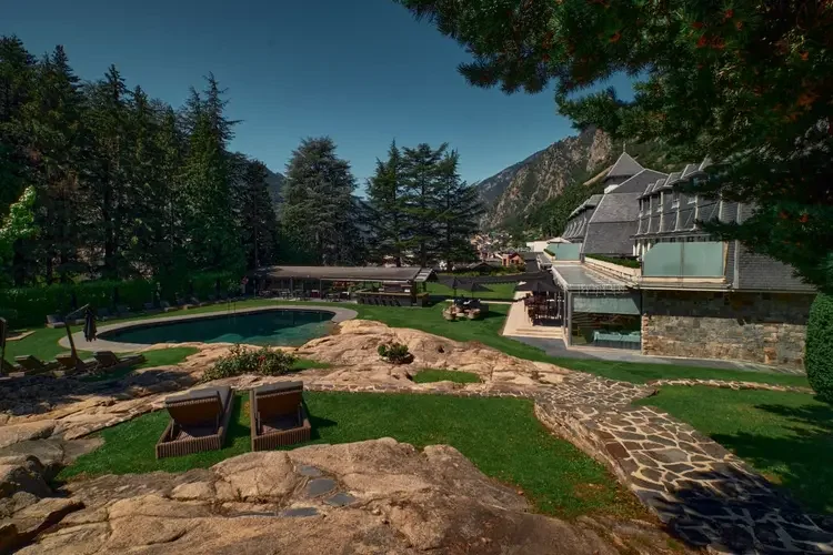 andorra-park-piscina_qr4G9rD.webp
