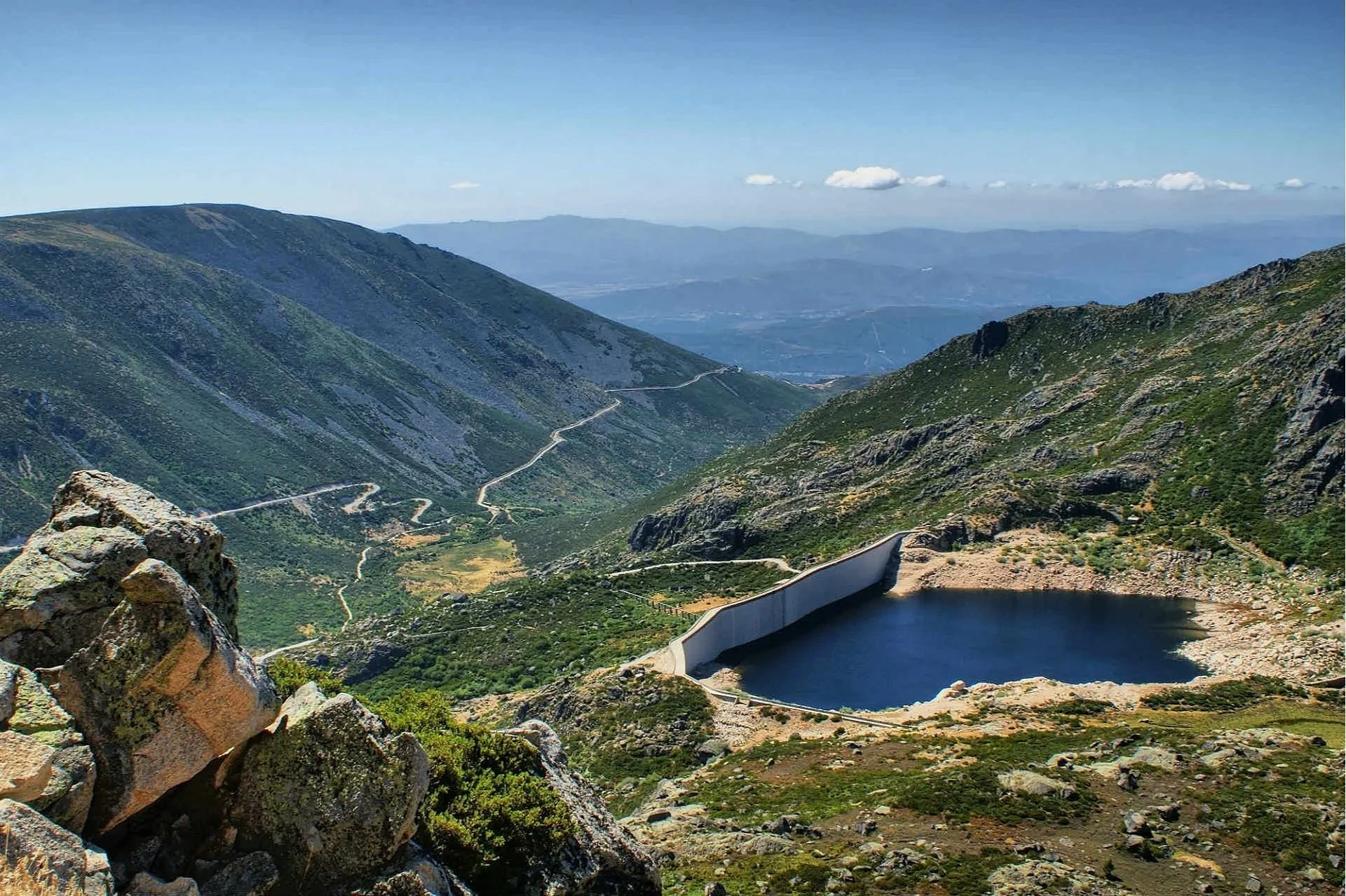dam-covao-serra-da-estrela-portugal-shutterstock_160421978_f5bbc181f5.jpg