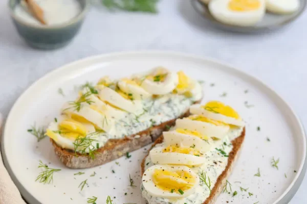 Herbed Yoghurt Egg Toast