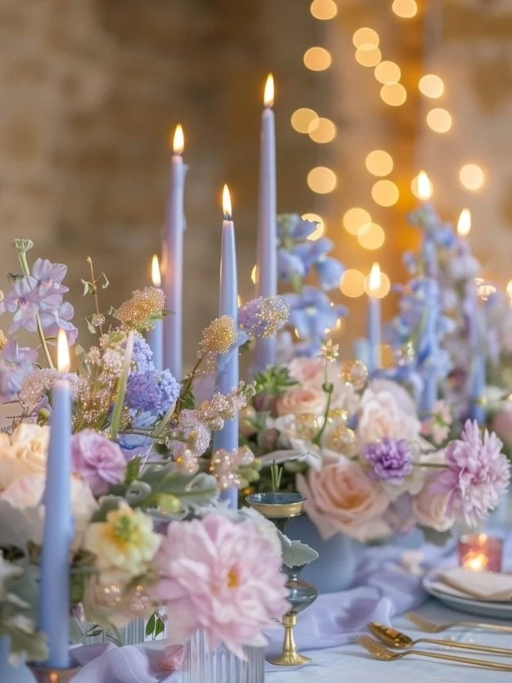 C&rsquo;est sans doute mon plus gros coup de c&oelig;ur des tendances mariage 2026 : j&rsquo;ai nomm&eacute;&hellip; le rococo. 🪞
Un univers opulent, pastel et d&eacute;licieusement th&eacute;&acirc;tral, qui remet &agrave; l&rsquo;honneur l&rsquo;a