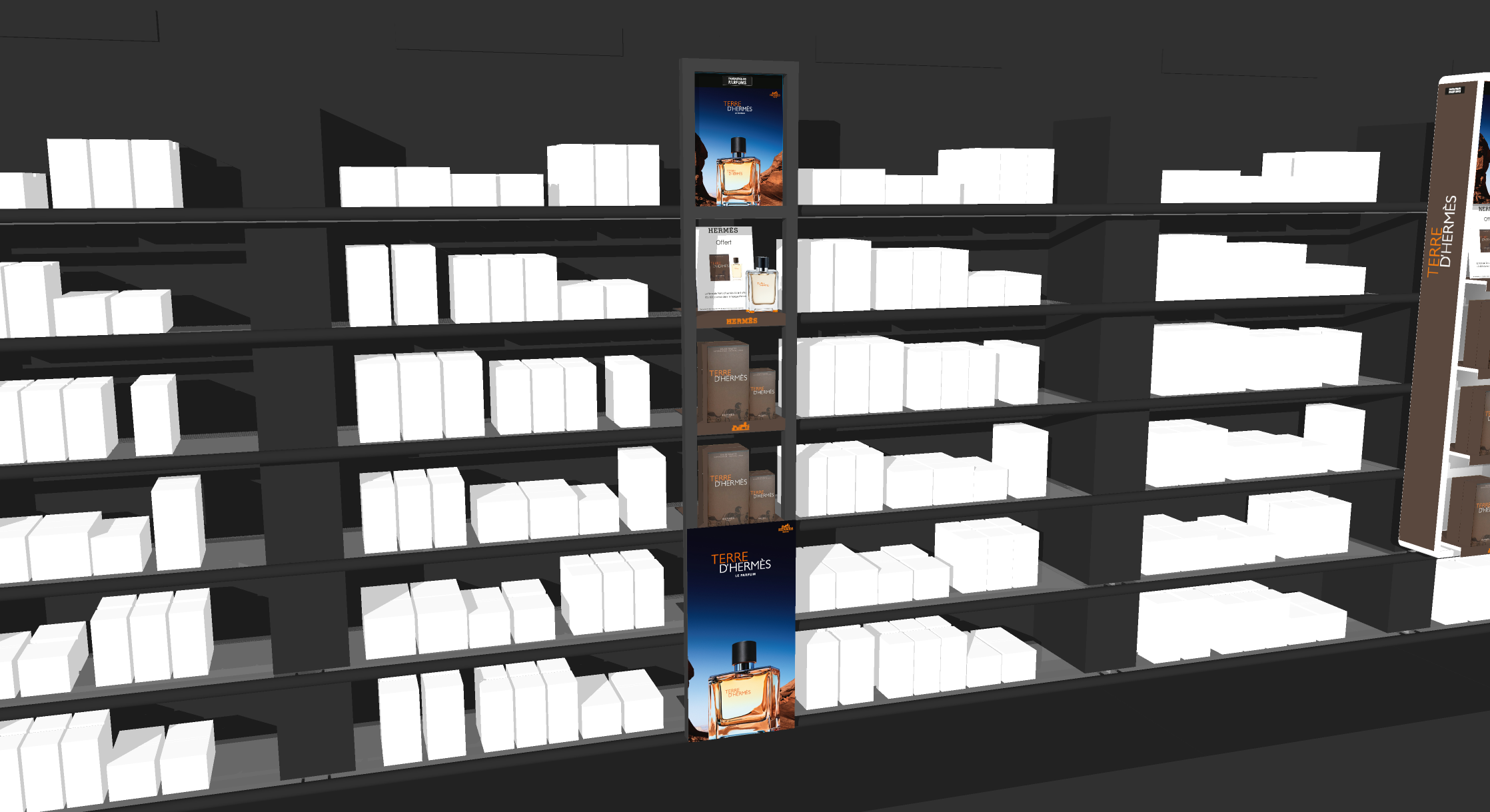Rayonnage de parfums vide dans un magasin avec un affichage promotionnel pour la marque Hermès.