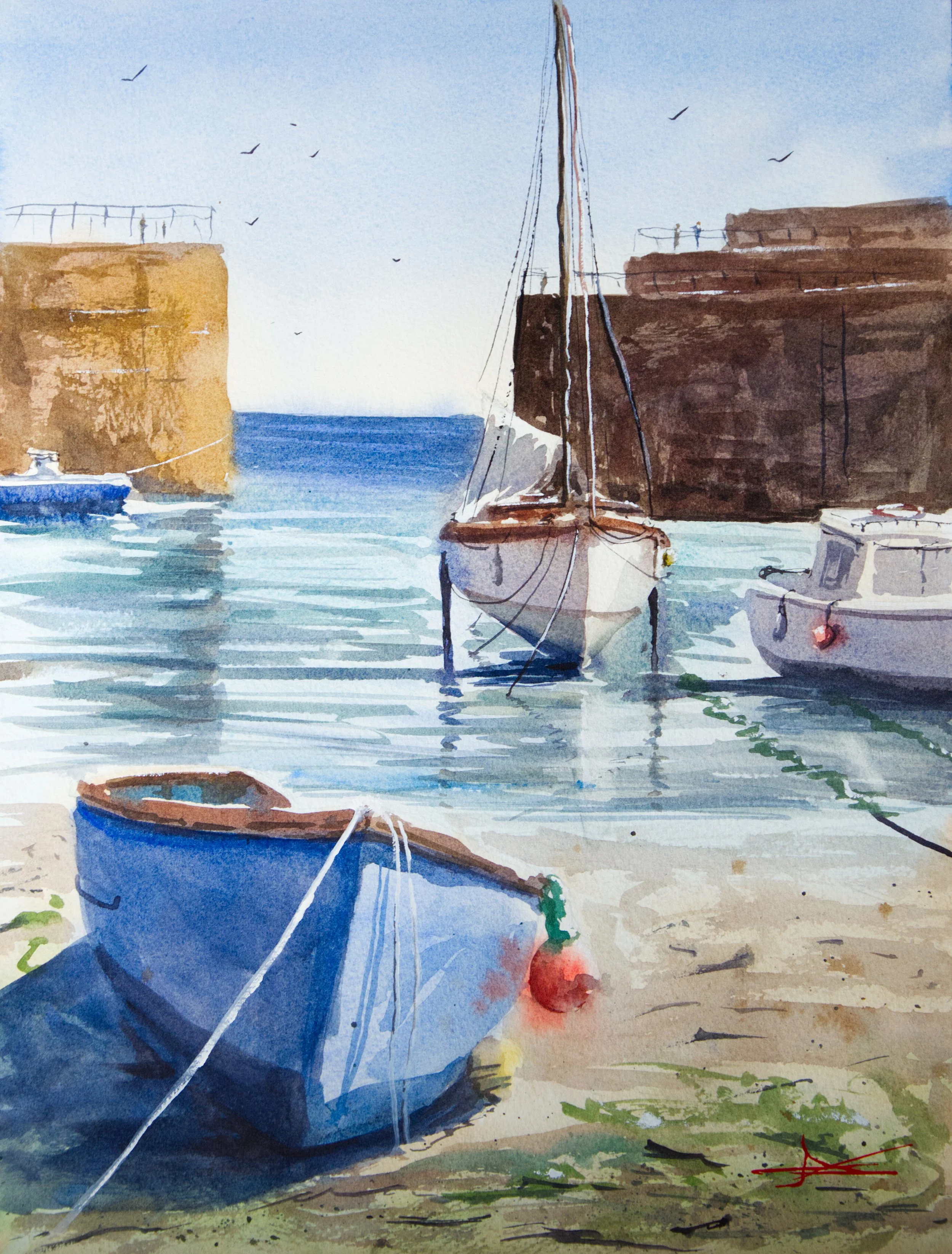 Une peinture représentant des bateaux amarrés dans un port, avec des rochers ou des falaises en arrière-plan et un ciel clair