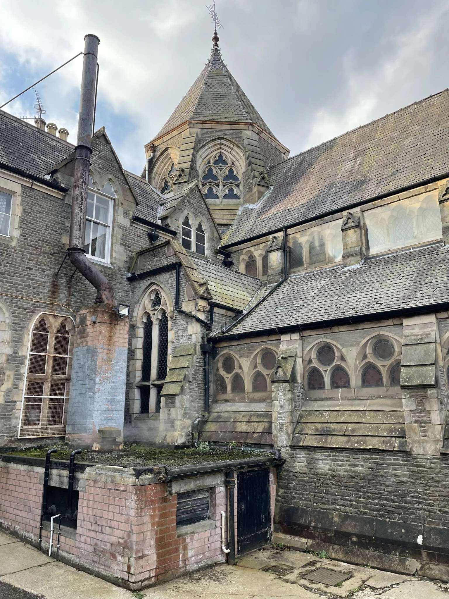 St Mary's Church, Lochee.JPEG