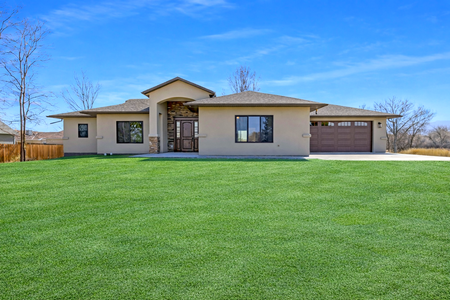 *3020 GRANDVIEW HERO.png