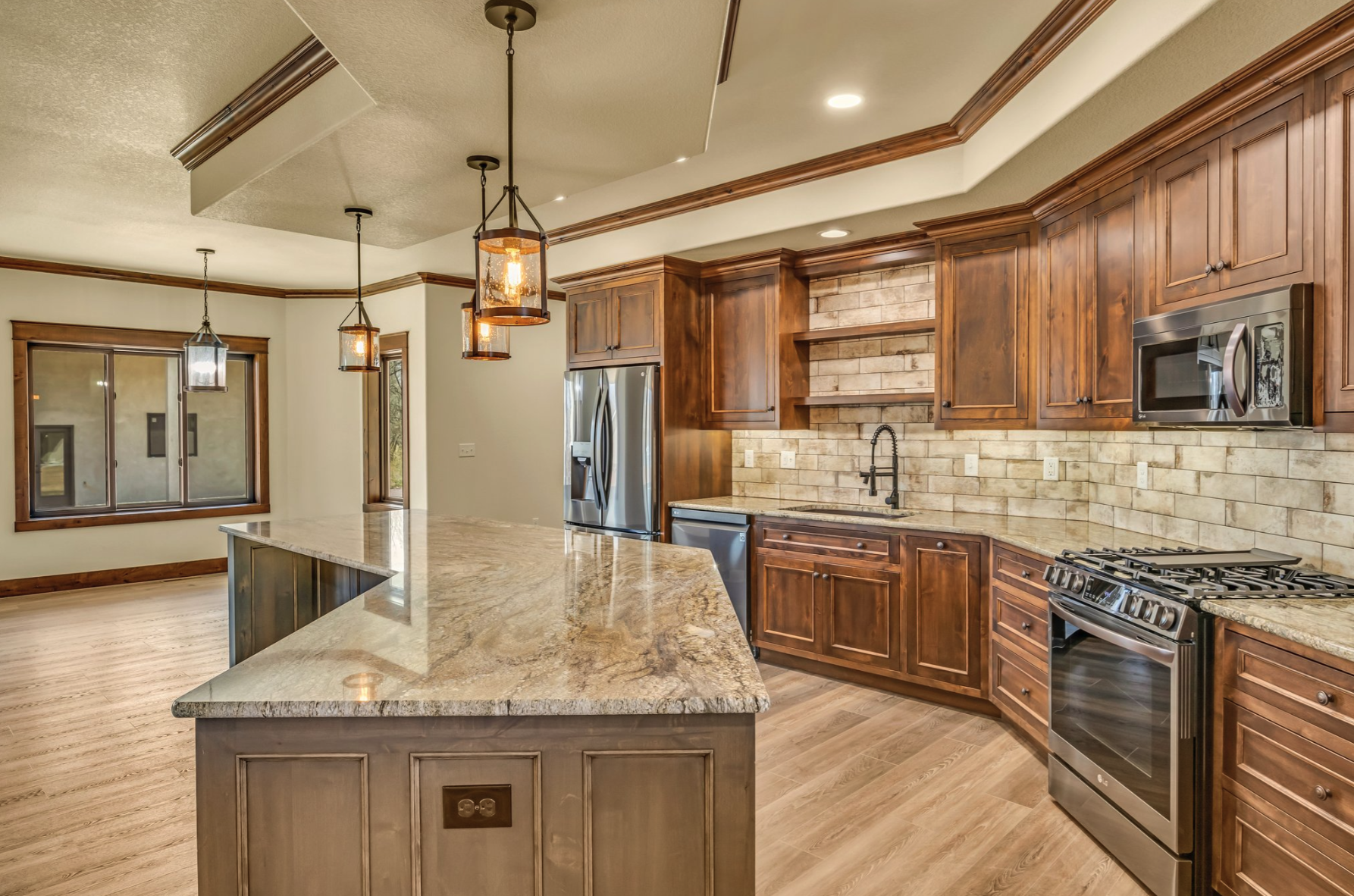 3020 Grandview_16.png