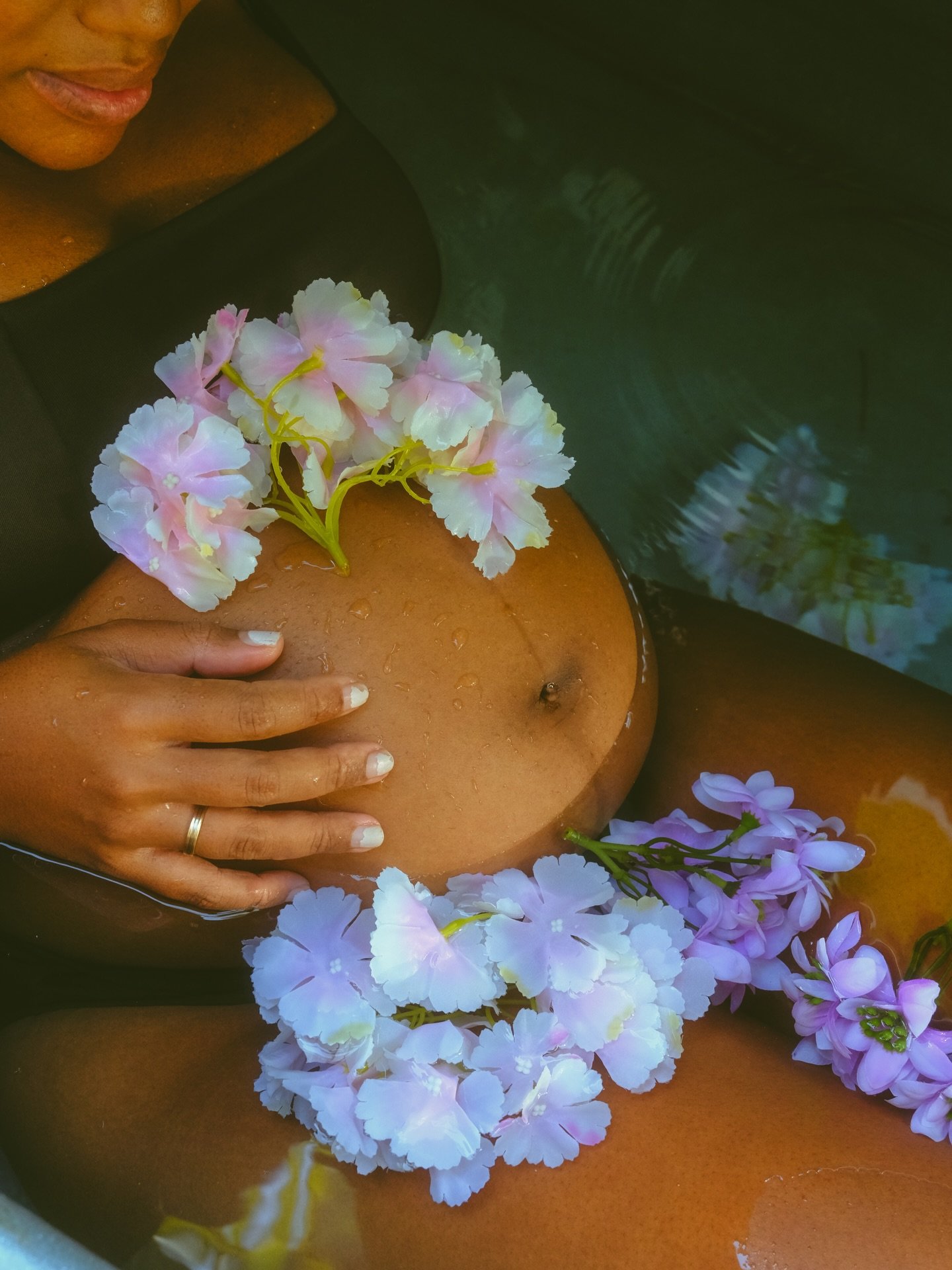 Maternity shoot of beautiful Marcelle 🌱🌴