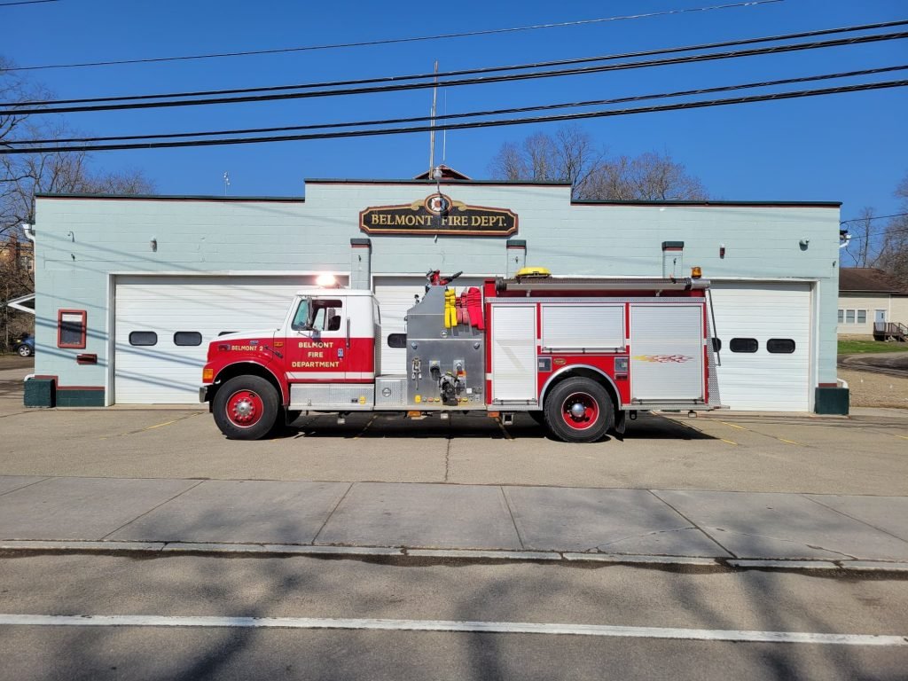  2001 KME International Commercial Chassis Rescue Pumper 
 
3-man cab with a 1250 GPM Pump and a 750 Gal Tank.
 
​We purchased this truck new in 2001. This is our second due engine for Structure Fires and First due for Rescue calls. It carries 2 MSA 