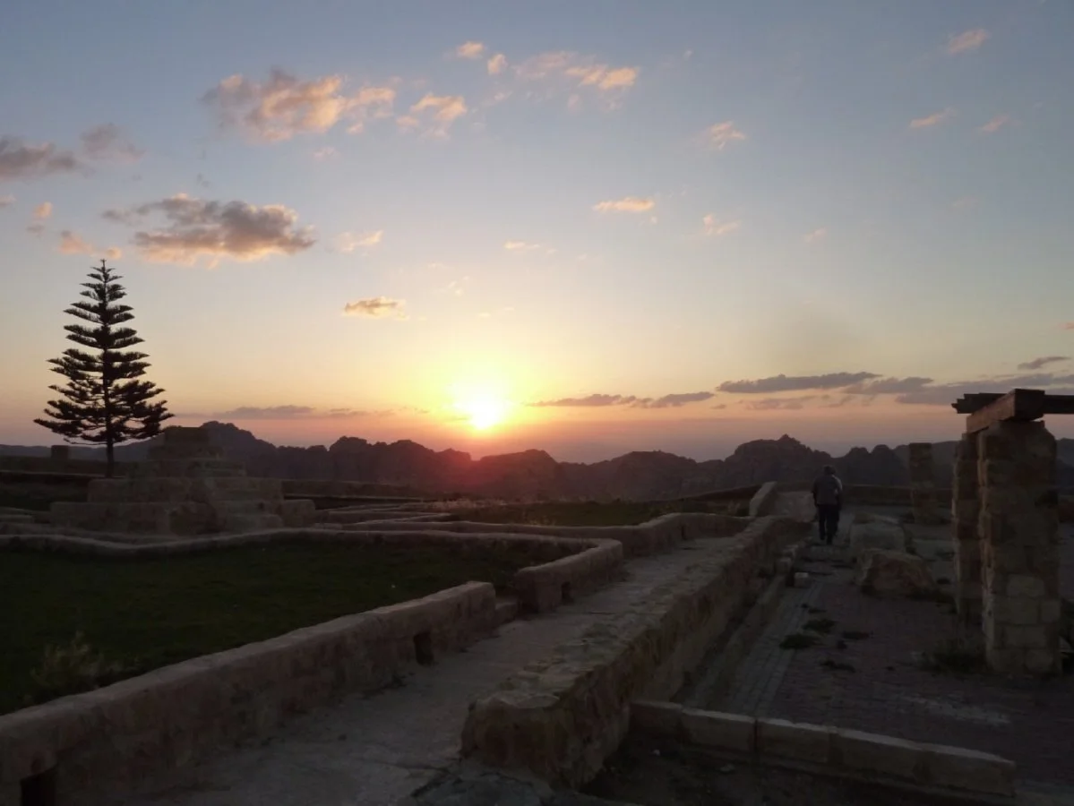 Coucher-de-Soleil-sur-PETRA.jpg