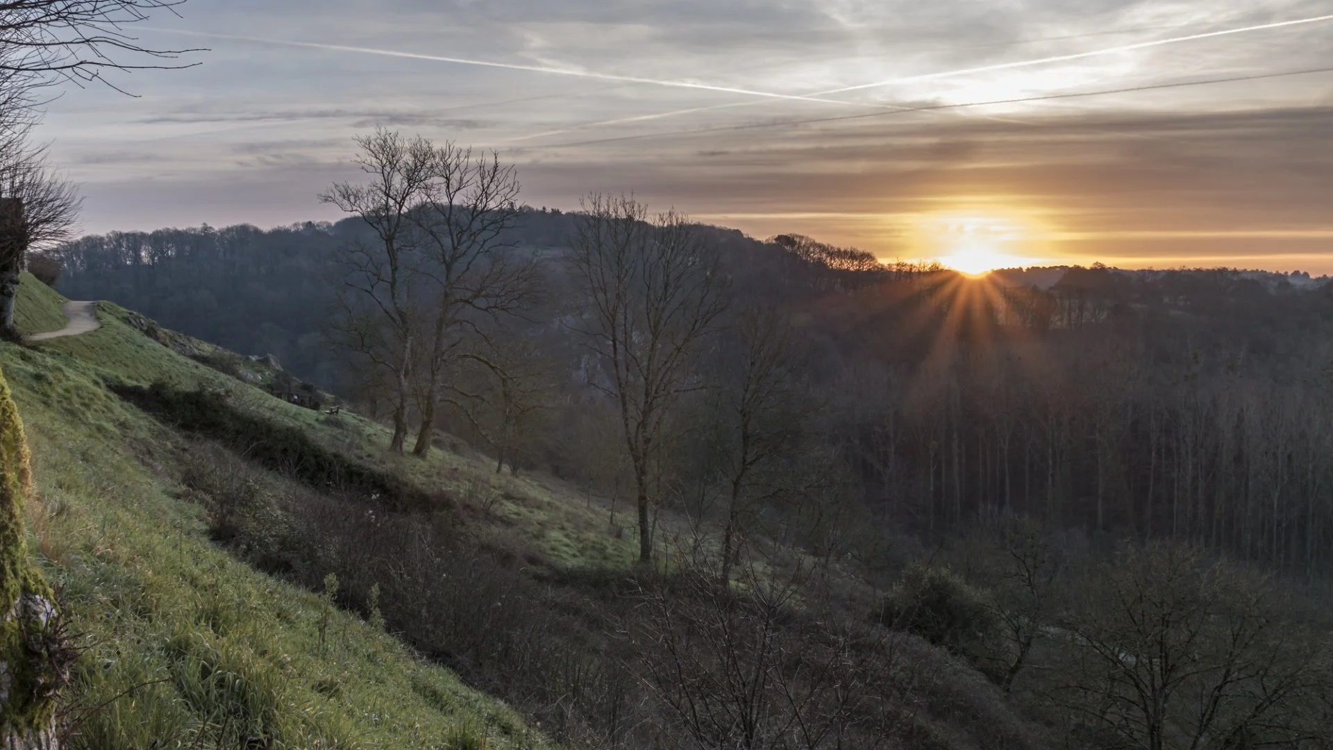Lever-de-soleil-à-Sainte-Suzanne.jpg