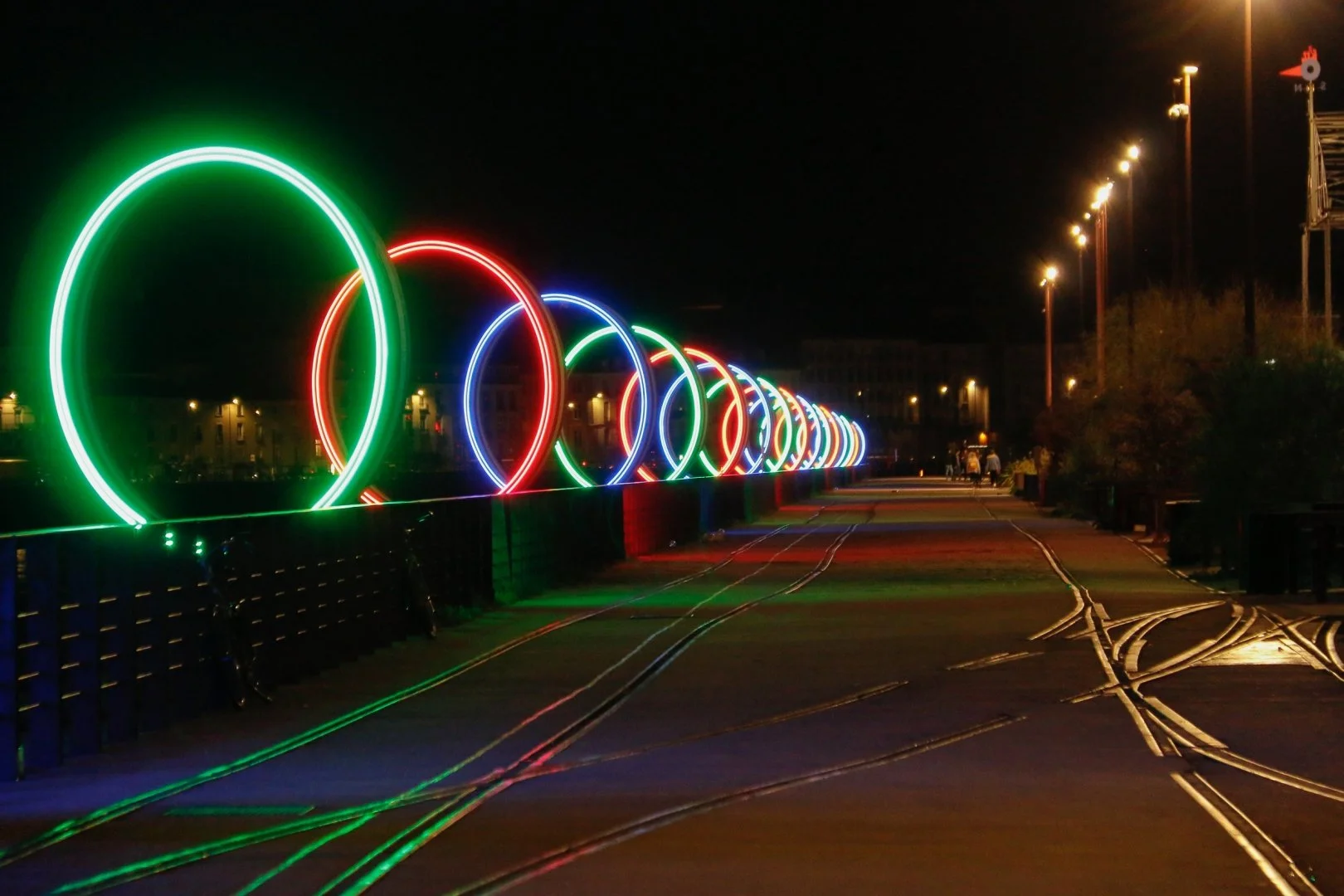 Les-anneaux-de-Buren-1.jpg
