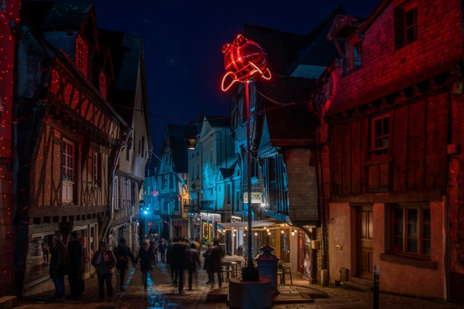 grande-rue-lumieres-de-la-nuit.jpg