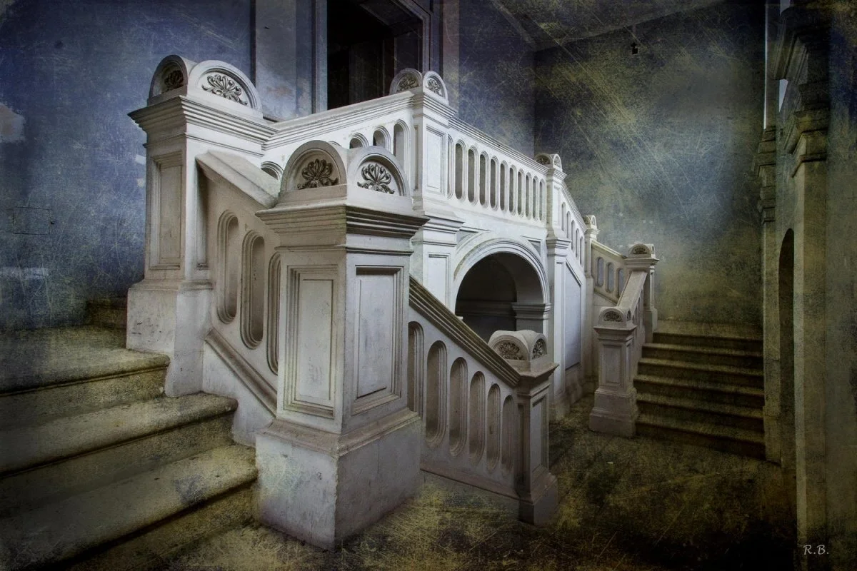 Photo d'un escalier de l'ancien tribunal de Laval