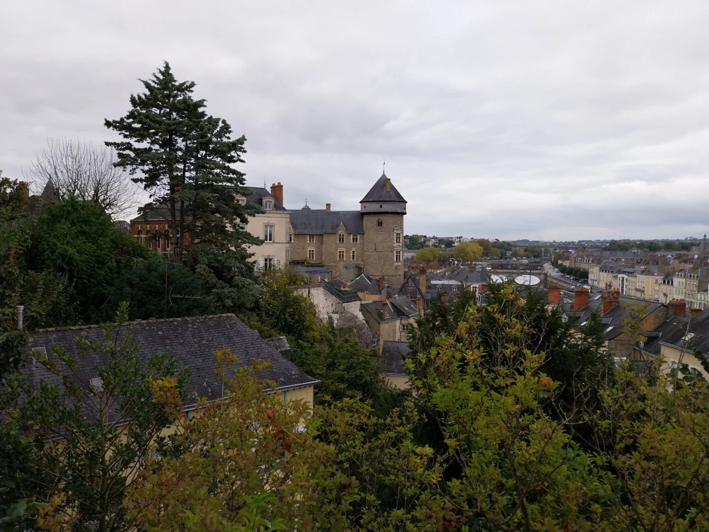 Parc-de-la-Perrine.jpg