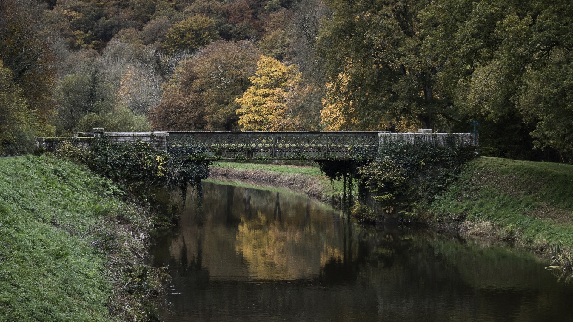 Canal-Nantes-Brest.jpg
