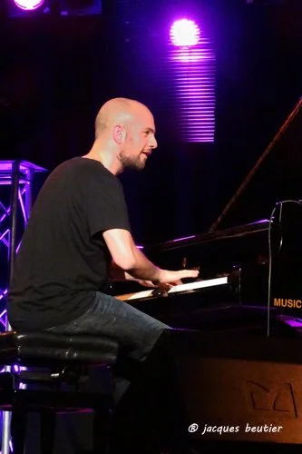 SHMAESTRO01.jpg