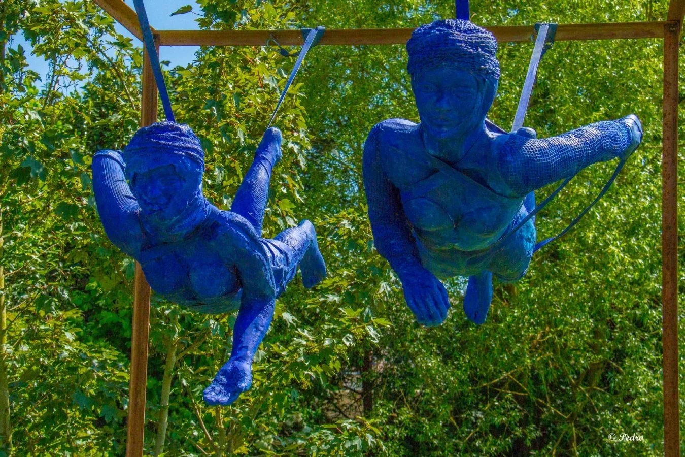 2-Acrobates-en-bleu.jpg