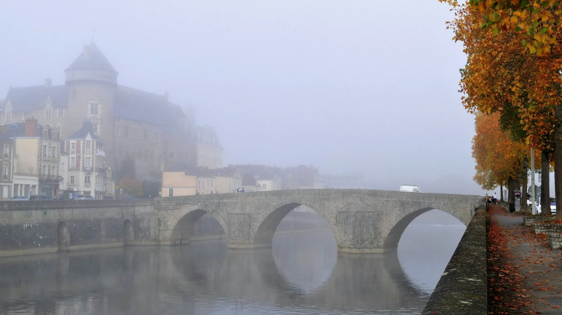 Laval-en-automne.JPG