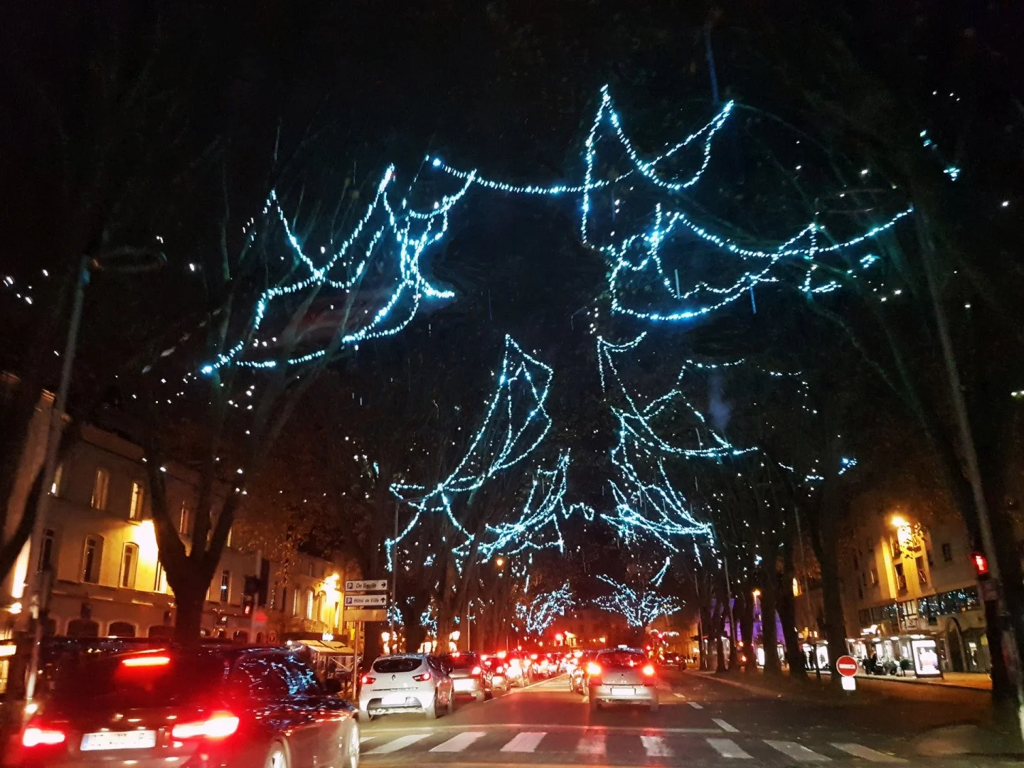 Laval-sous-les-lumieres.jpg