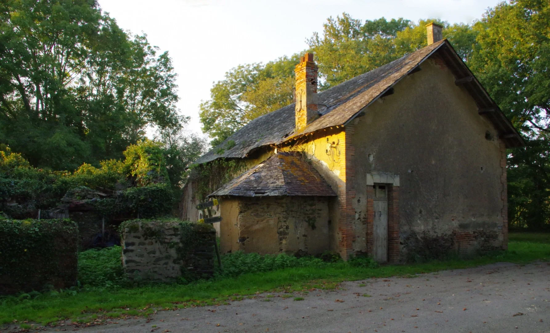 Maison-en-ruine.jpg