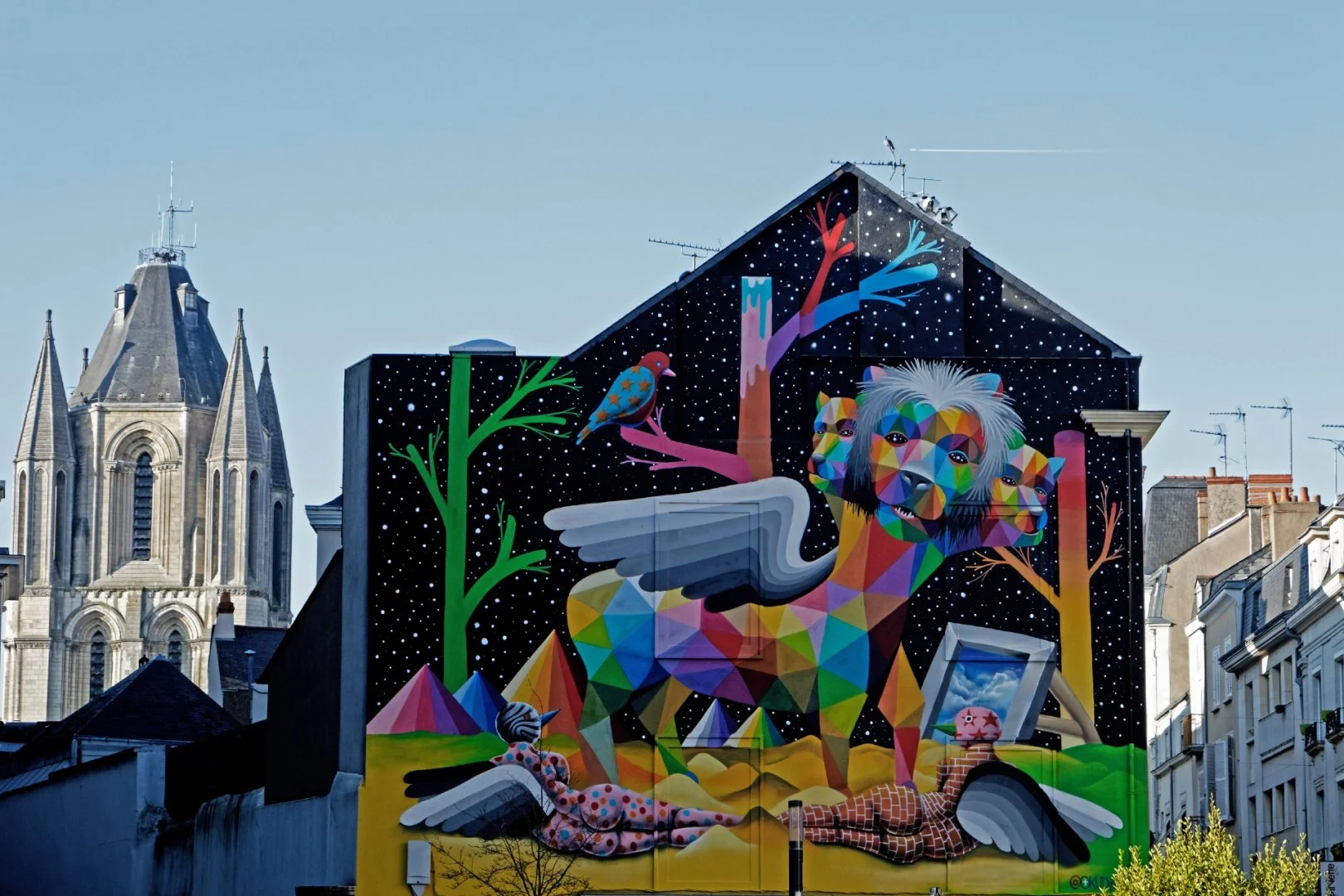 Contrastes-urbains-à-Angers.jpg