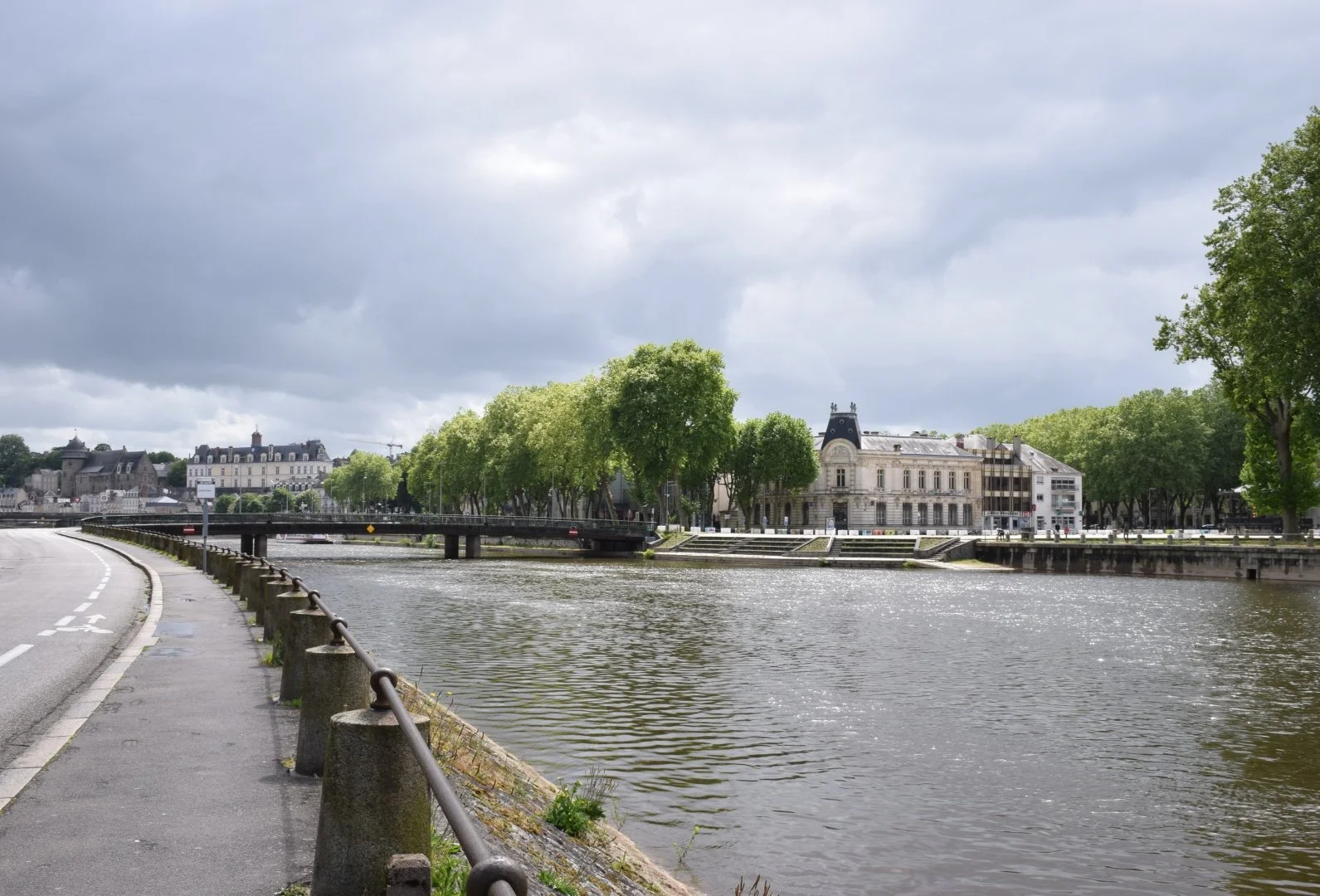 Rona-B.-Laval-Quai-B.-de-Gâvre.JPG