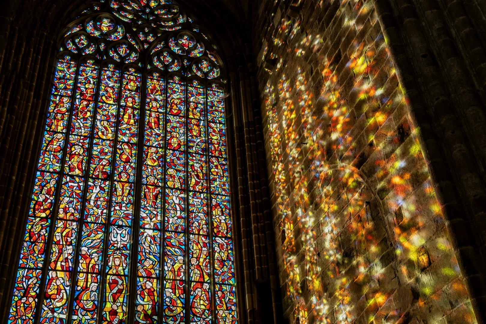 Coup-de-soleil-dans-la-cathedrale-de-Treguier-.jpg