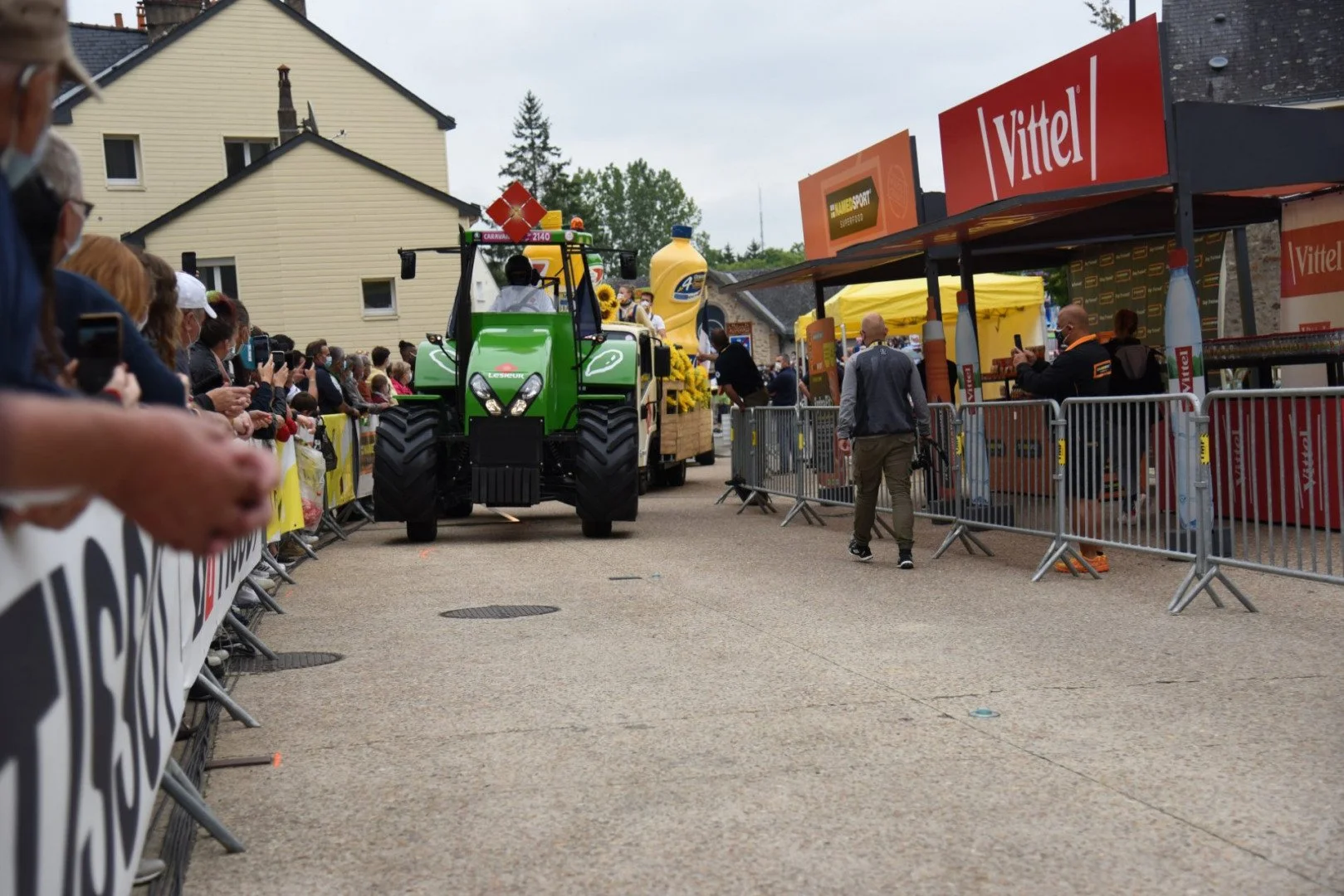 TDF2021-caravane_020.jpg