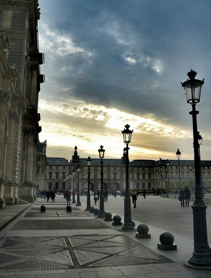 Lumière-dautomne-sur-le-Louvre.jpg
