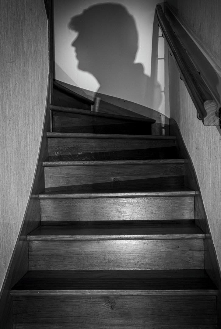 Silhouette-dans-lescalier.jpg