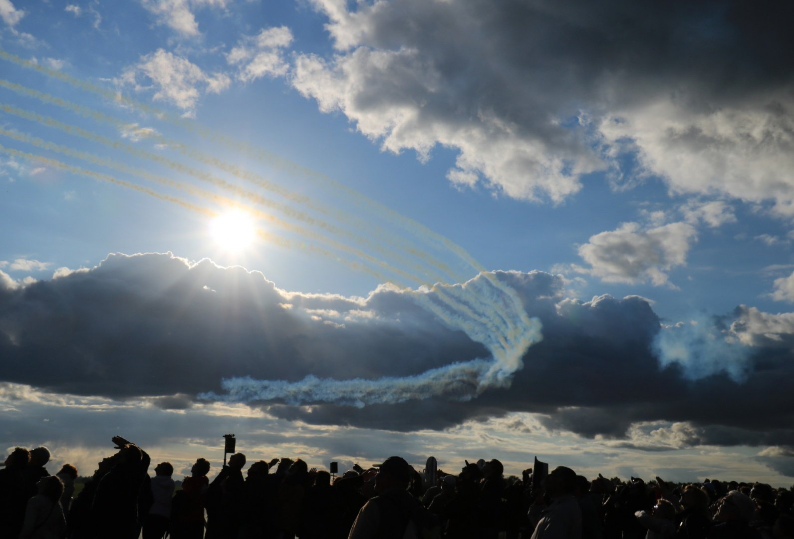Le-spectacle-est-dans-le-ciel-.jpg