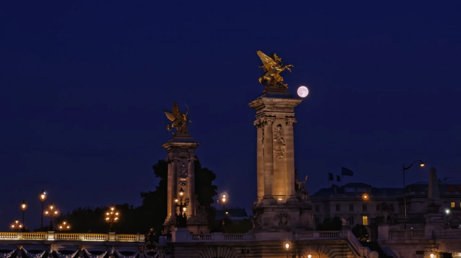Pleine-Lune-sur-Alexandre-III.jpg