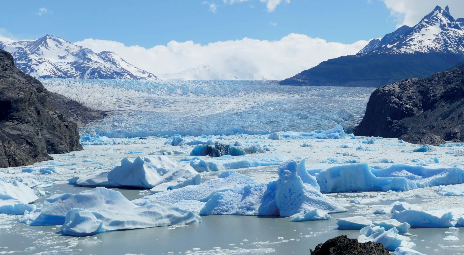 Serge-F.-Glacier-Lago-Gray-Patagonie-60x33.jpg