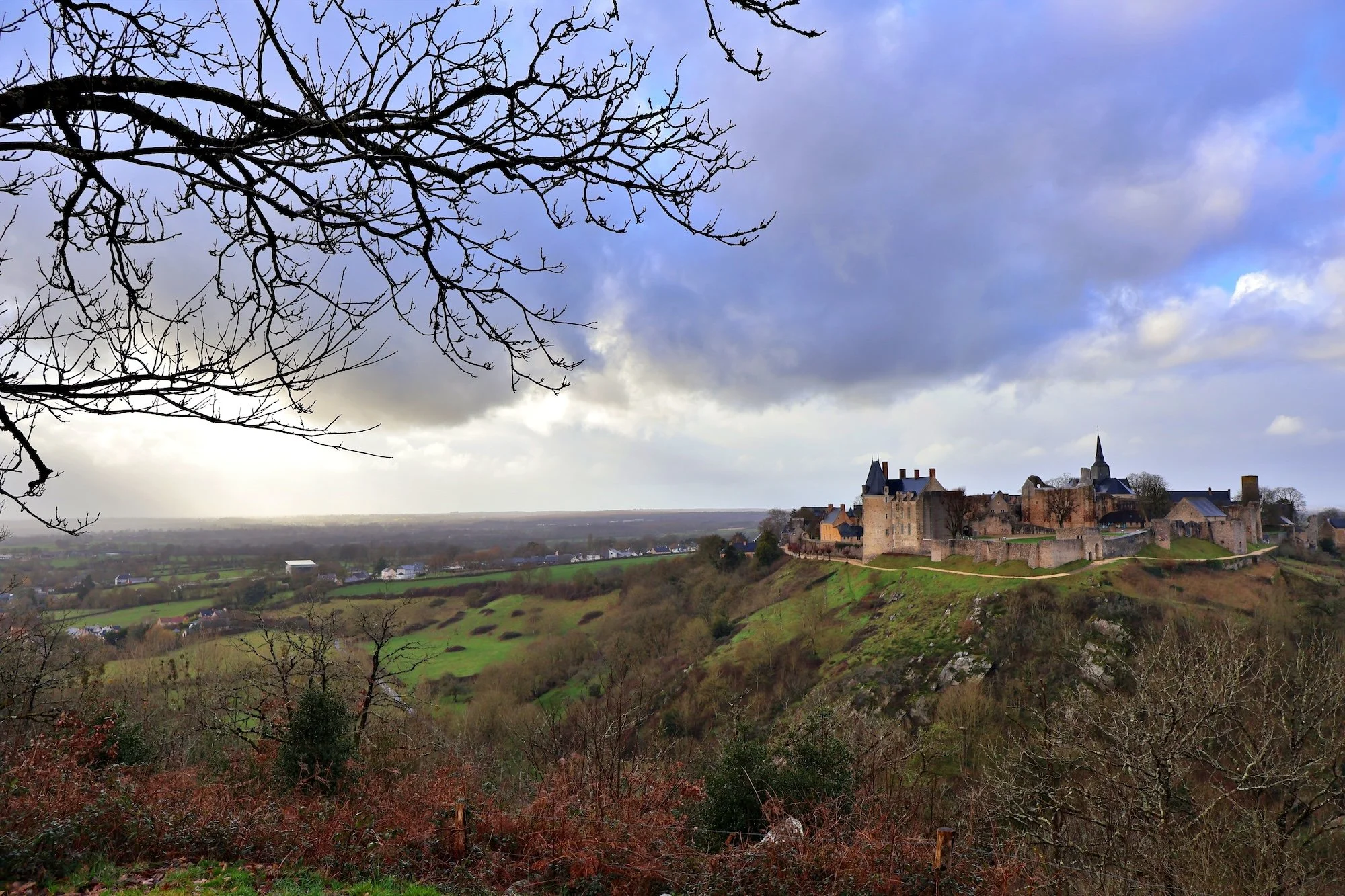 Chateau de Sainte Suzanne.JPG