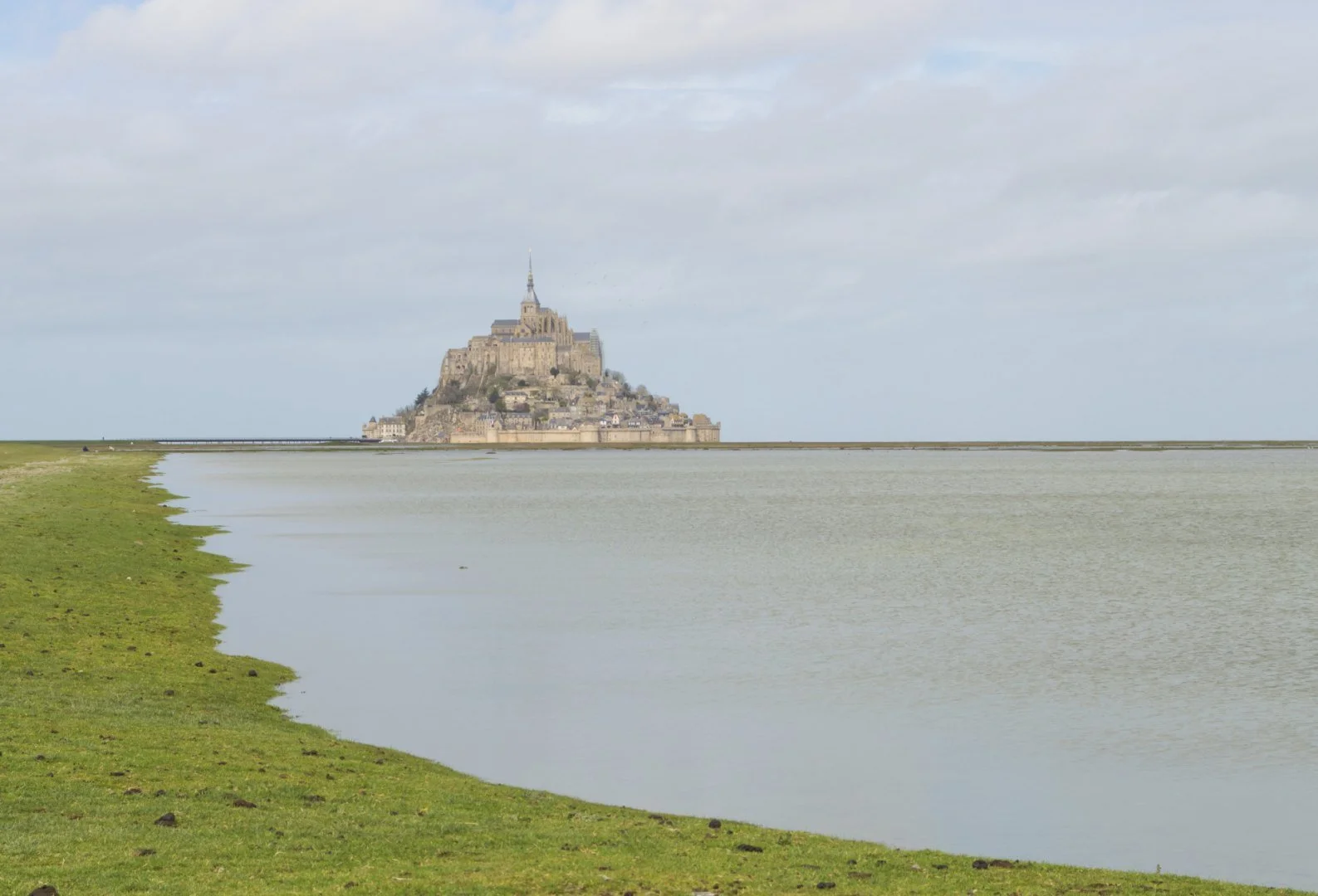 Mont-Saint-Michel-Pre-Sale-Haute-Maree.jpg