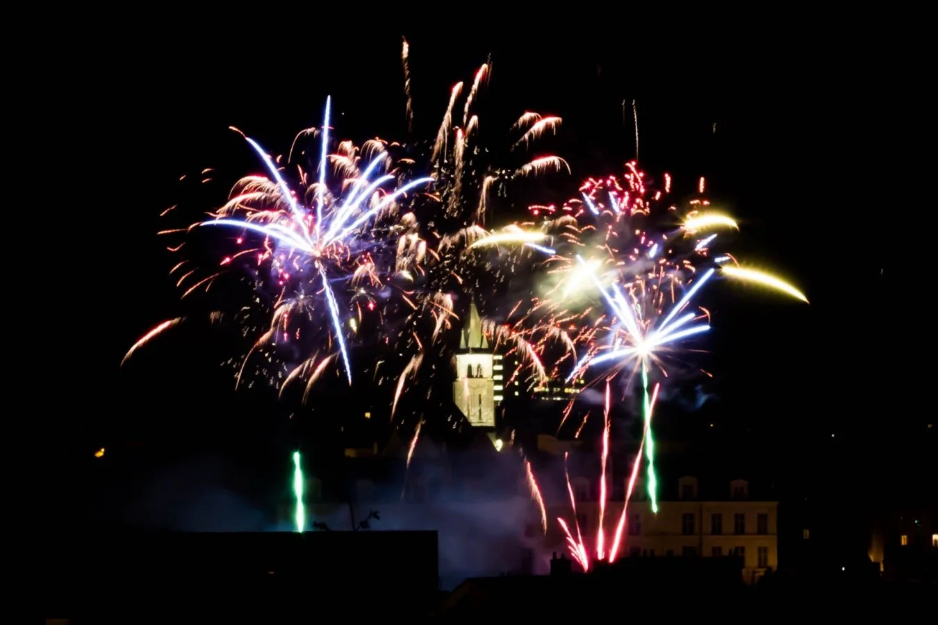 Feu-d-artifice-Laval.jpg