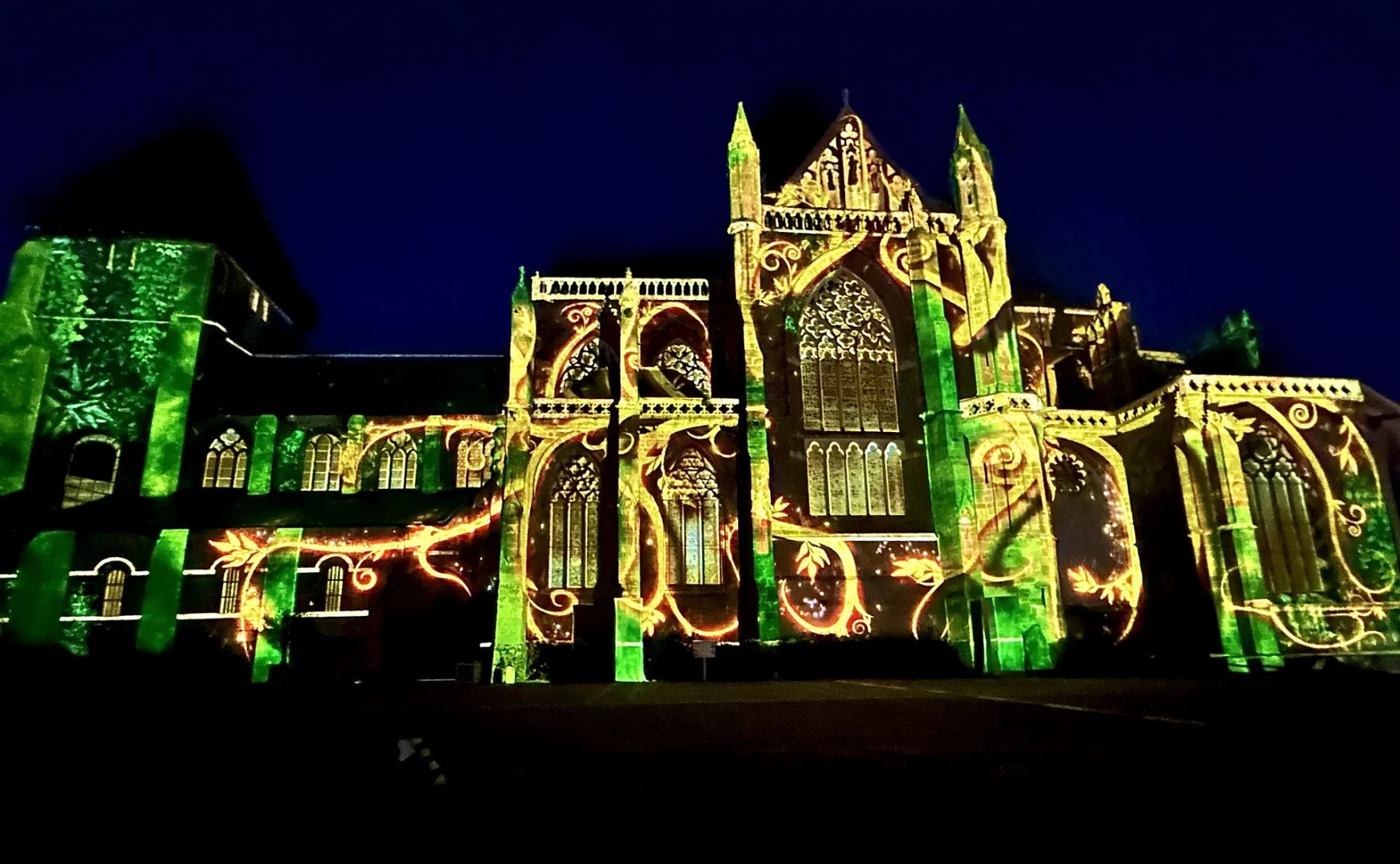 Basilique-Evron_gc.jpg