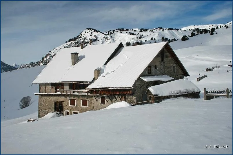 Chalets et chapelle Serre-Chevalier
