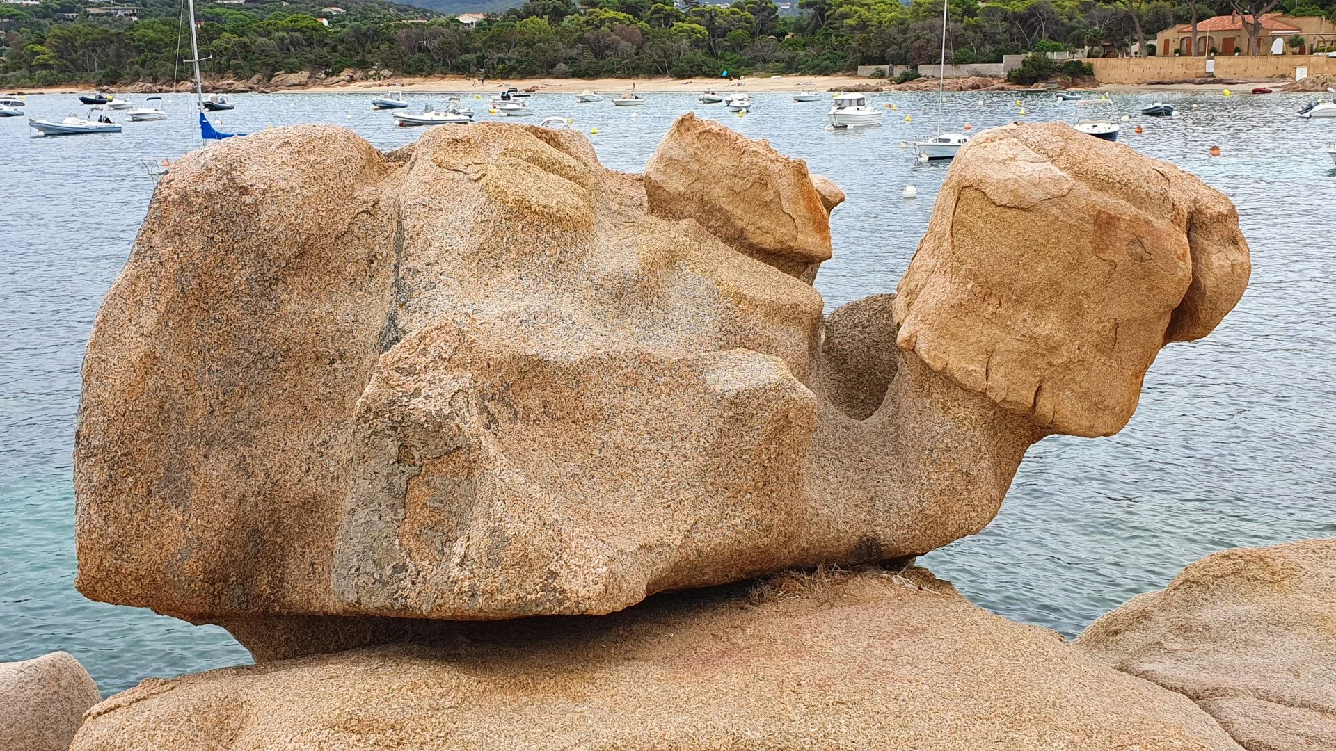 Silhouette-en-granit-.jpg