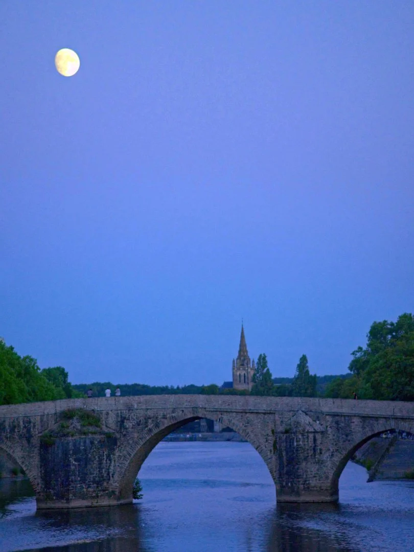 lune_vieuxpont.jpg