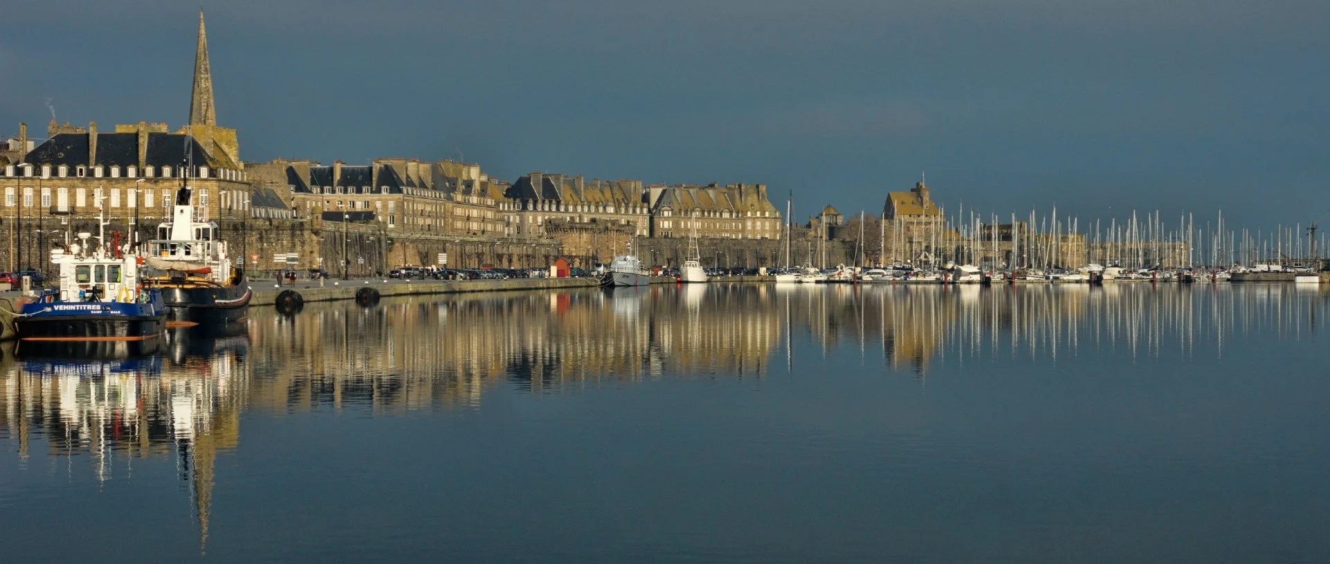 Reflet-matinal-à-St-Malo.jpg