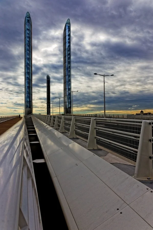 19-bordeaux-pont-levant.jpg