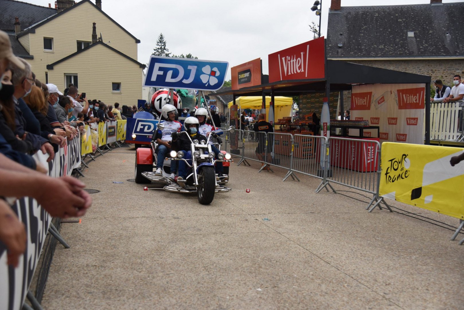 TDF2021-caravane_033.jpg