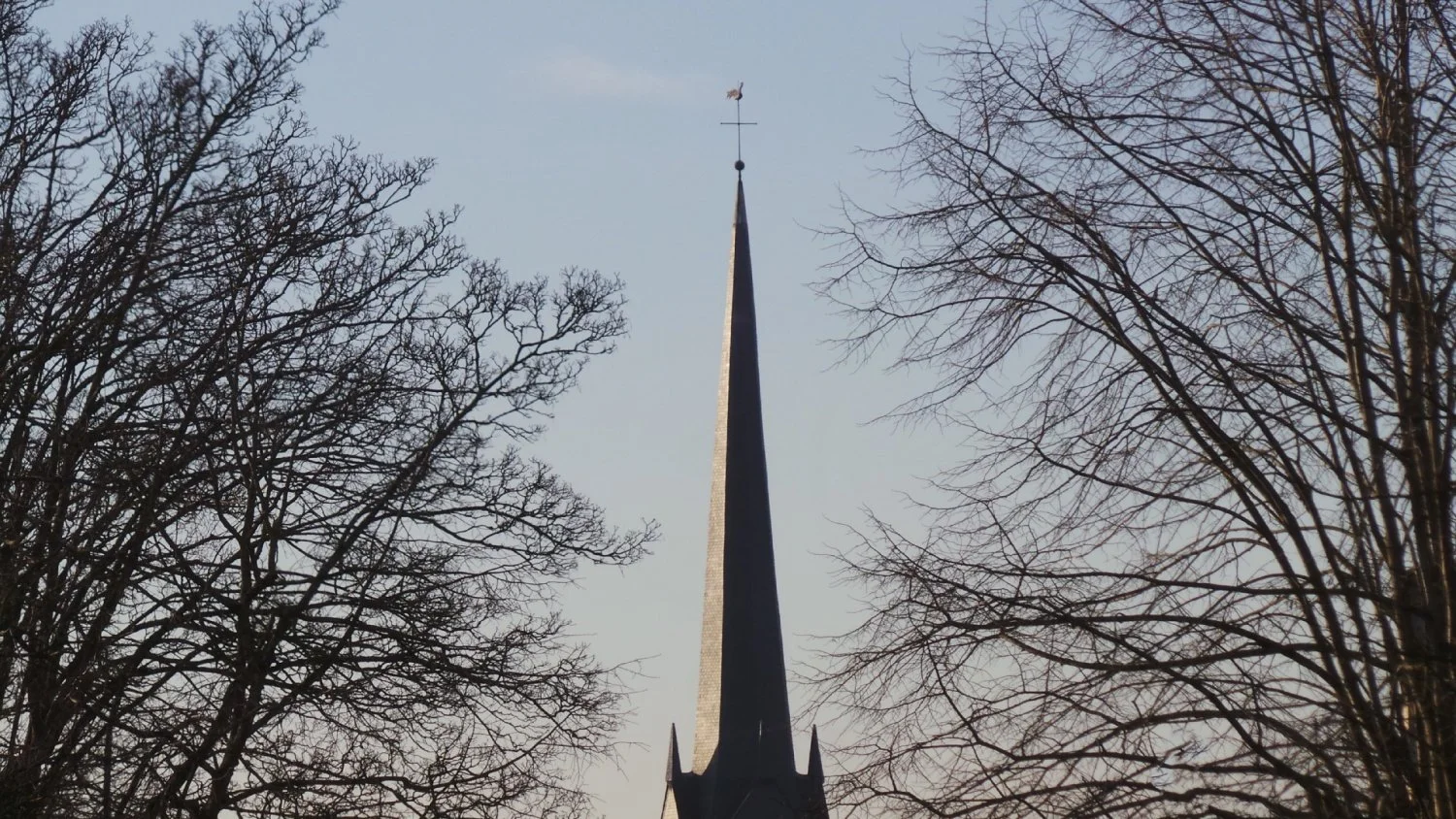 Clocher-de-lEglise-Saint-Vénérand_li.jpg