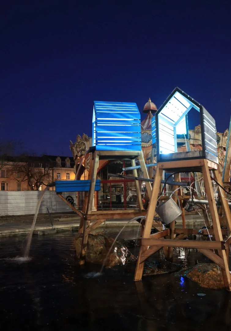 Couleurs-de-la-nuit-place-du-11-Novembre.jpg