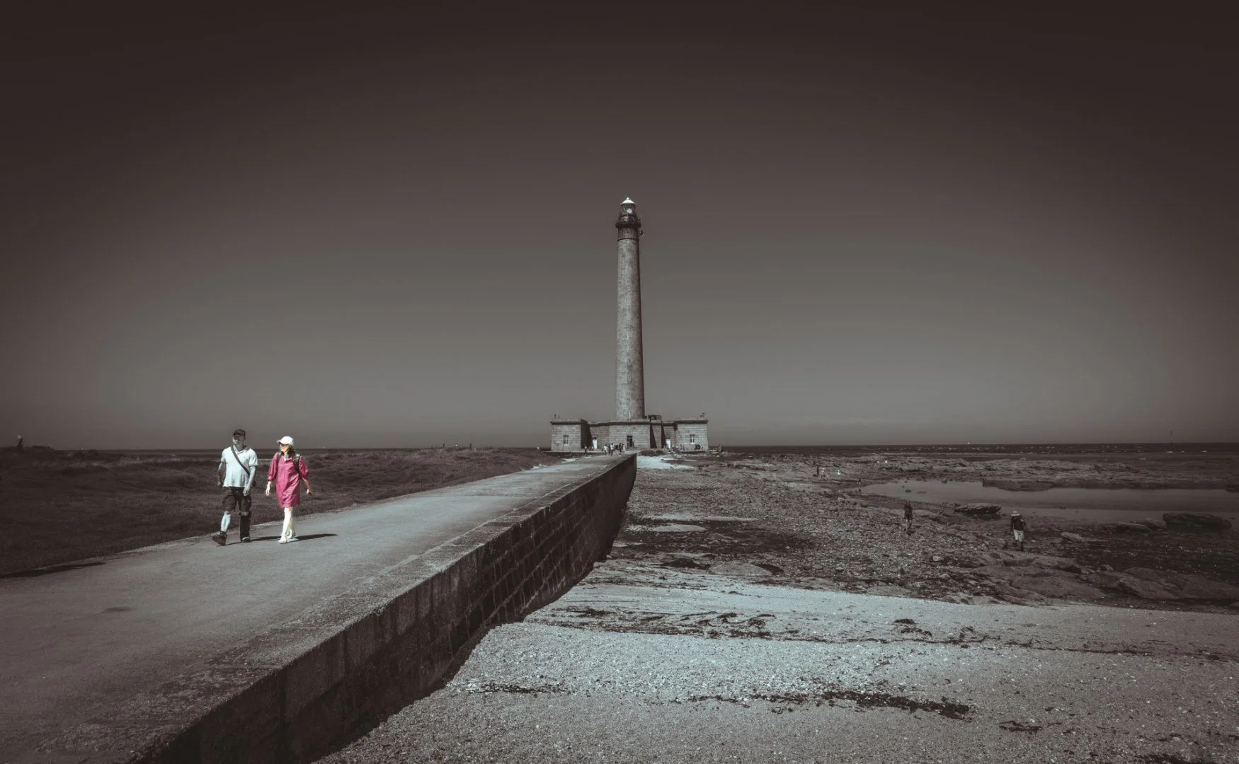 La-Dame-en-rose-au-Phare-de-Gatteville.jpg