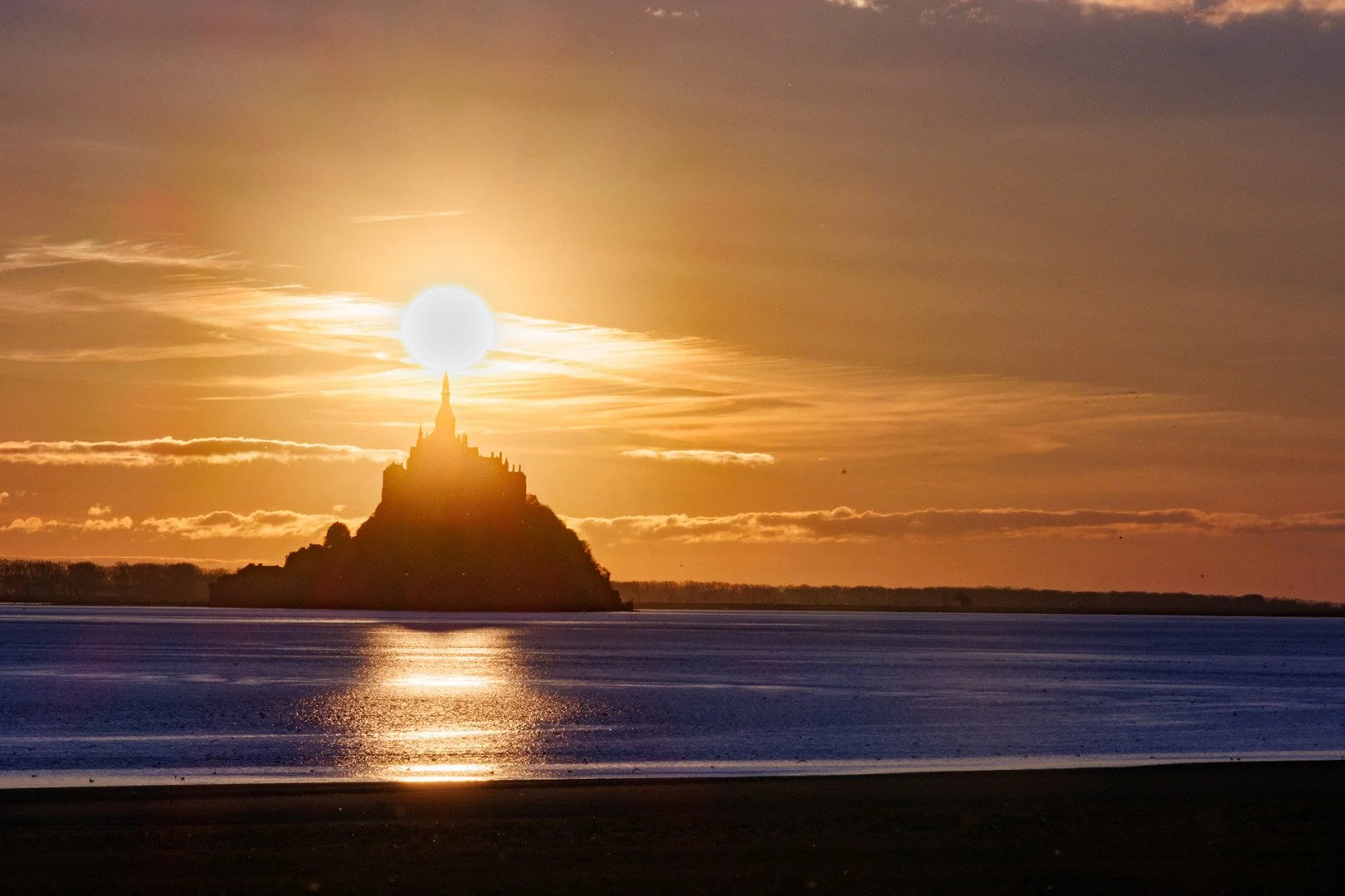 Coucher-de-soleil-sur-le-Mont.jpg