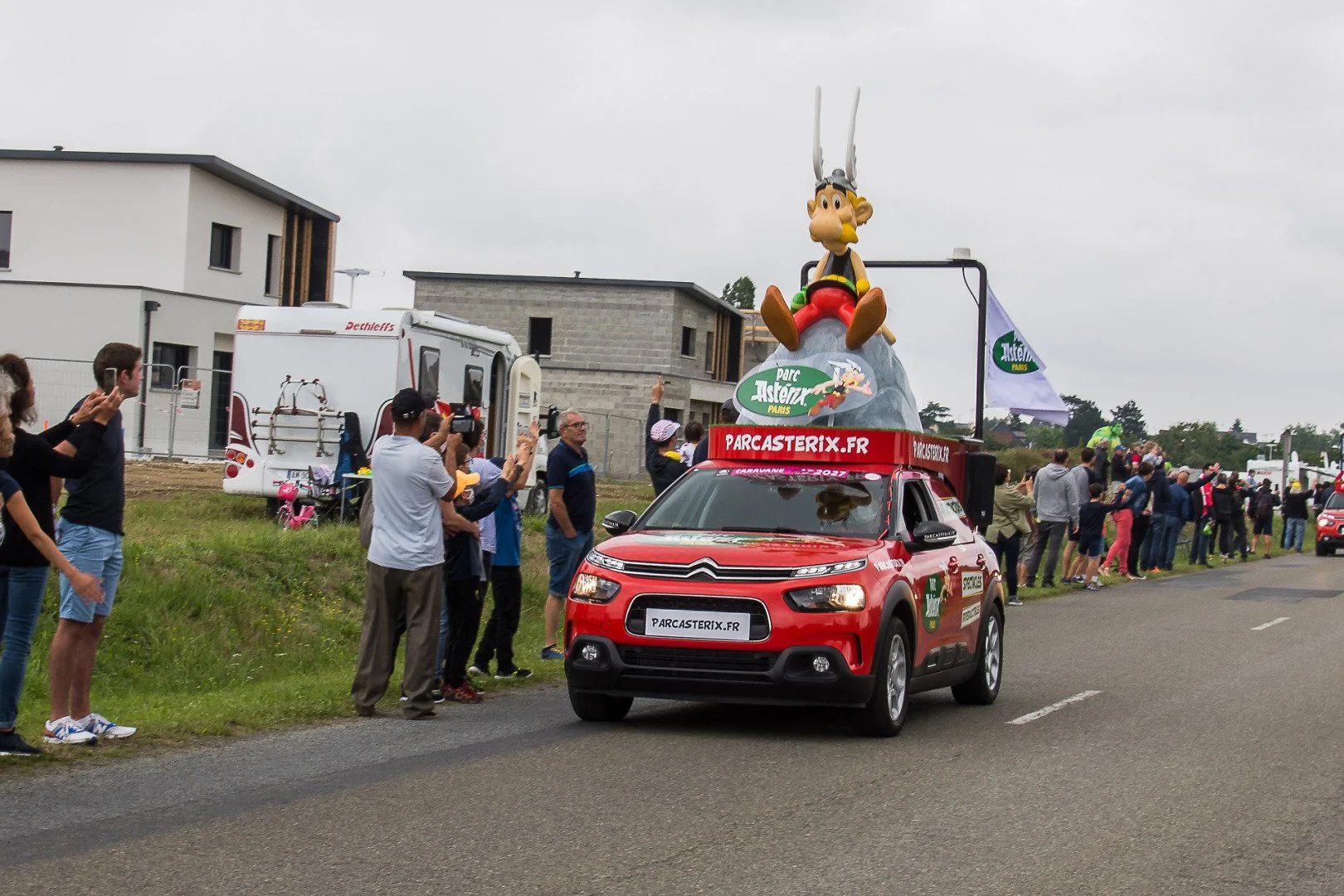 TDF2021-caravane_059.jpg