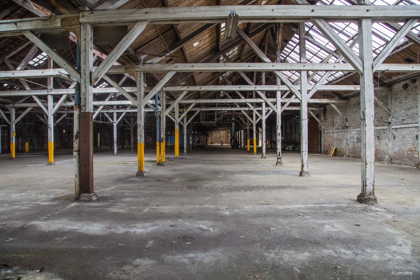 18-Hangars.jpg